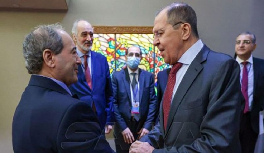 بالتفاصيل.. هذا ما دار بين المقداد ولافروف في روسيا..
