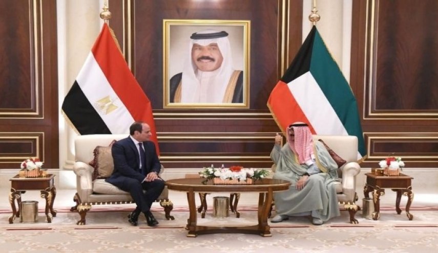 أمير الكويت يستقبل السيسي ويبحث معه التعاون الثنائي