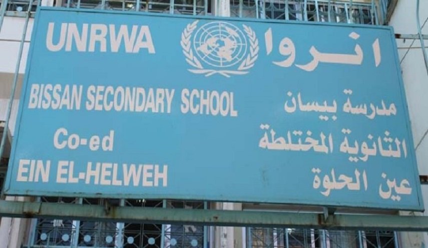 تلاميذ 'أونروا' في عين الحلوة اللبنانية يعترضون على مادة امتحانية