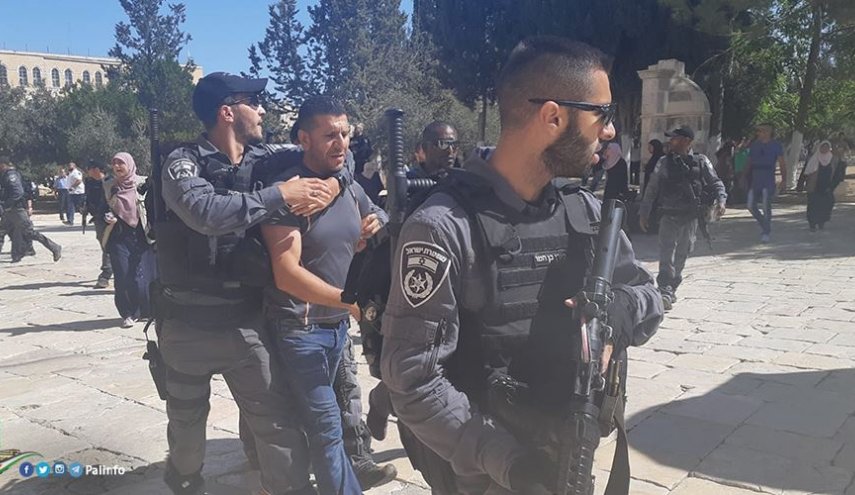 الاحتلال يعتقل مسؤولًا في 