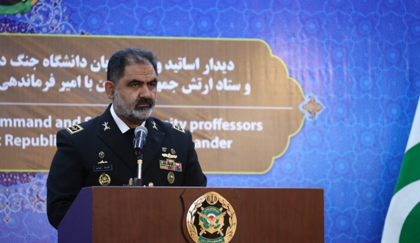الادميرال إيراني: القوى الاجنبية تحاول الايحاء بعجز دول المنطقة