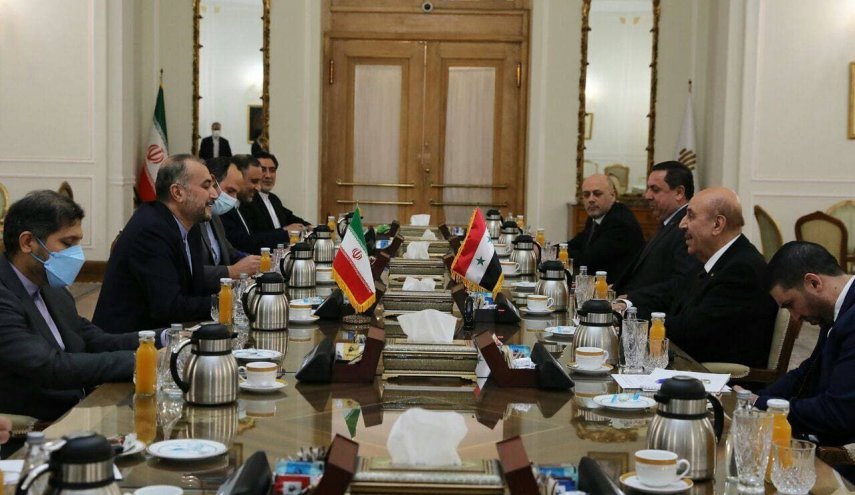 وزير الخارجية الايراني يجري محادثات مع رئيس مكتب الامن القومي السوري