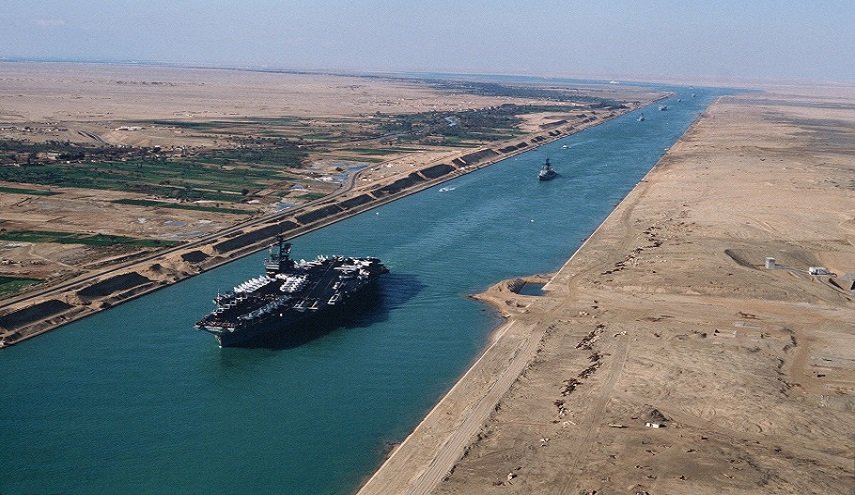 مصر تؤكد “حيادية قناة السويس” بعد تقارير عن طلب أمريكا إغلاقها أمام روسيا