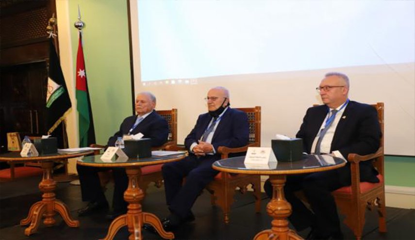 رئيس وزراء اردني أسبق يطالب بتبسيط الإجراءات الحكومية