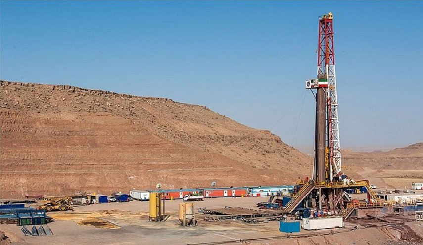 إيران ترفع طاقة استخراج النفط بالحقول المشتركة مع العراق