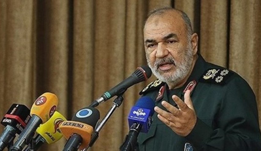 اللواء سلامي: ایران اول بلد اسلامي يطلق قمرا صناعيا الى الفضاء