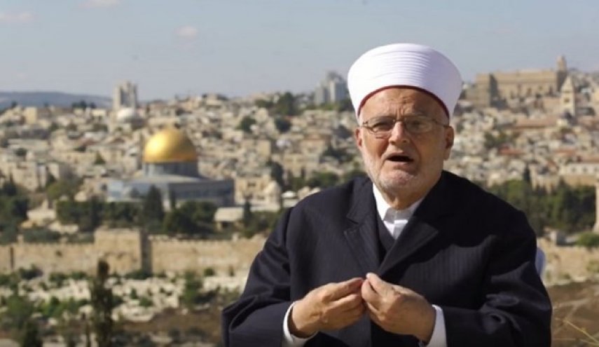 خطيب الاقصى يدعو لشد الرحال للمسجد لصد الاقتحامات