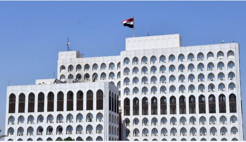 العراق يستدعي السفير الإيراني ويسلمه مذكرة احتجاج
