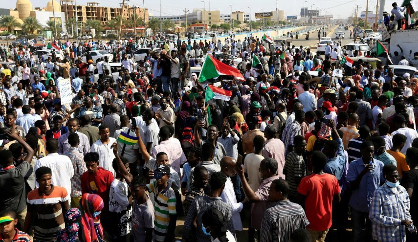 تدافُع أزمات في السودان: «السيادي» لا يجد مخرجاً