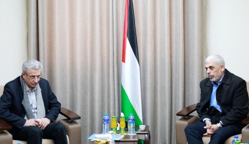 فلسطين... السنوار يستقبل مصطفى البرغوثي ويبحثان قضايا وطنية