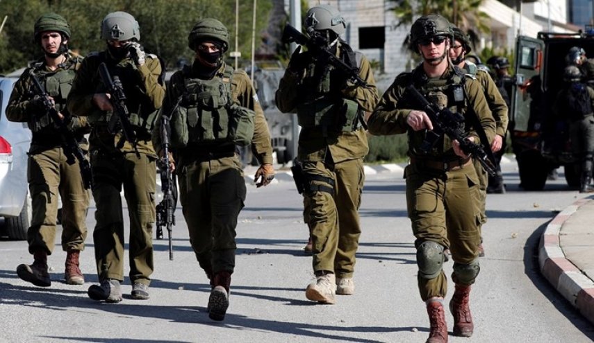 قوات الاحتلال تقتحم  شمال شرق القدس وتداهم منزل مواطن
