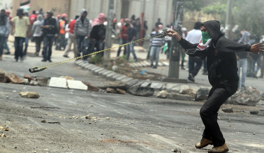 22 إصابة وإغلاق طرق خلال مواجهات بمحيط مخيم قلنديا بالقدس المحتلة