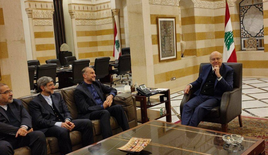 وزير الخارجية الإيراني يلتقي رئيس الوزراء اللبناني في بيروت