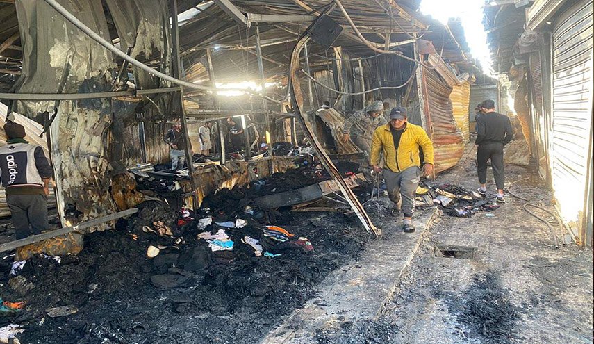 بالصور.. حريق يتسبب بتضرر 220 محلاً داخل سوق في بغداد