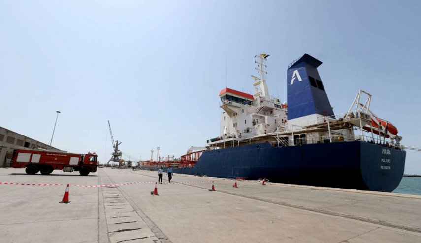 طيران العدوان يستهدف ميناء الصليف ومنشآت النفط والكهرباء في الحديدة
