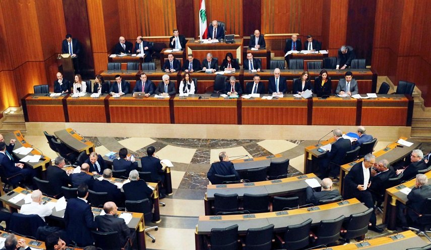 البرلمان اللبناني يناقش غدا مشروع قانون لتقييد حركة الأموال