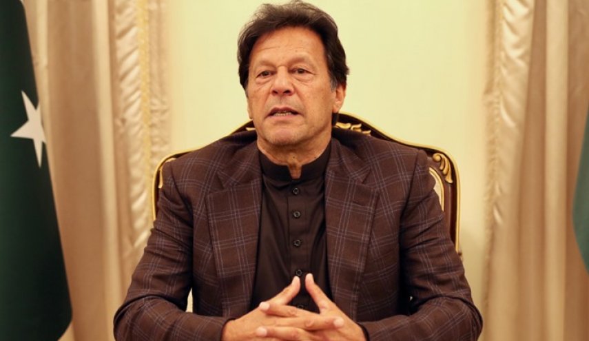 عمران خان يعرب لزيلينسكي عن أمله في تسوية مبكرة لازمة أوكرانيا