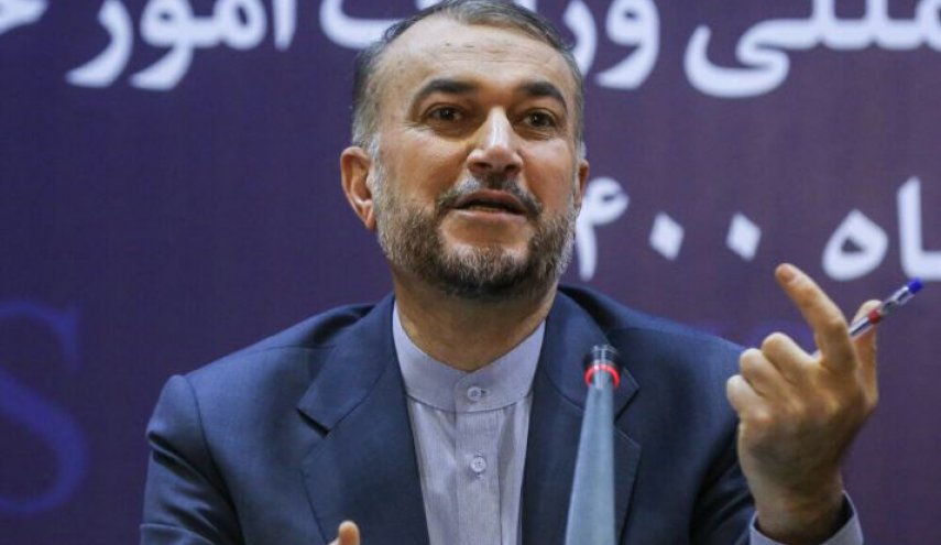 وزير الخارجية الايراني: لن نرضخ لجشع امريكا اطلاقا