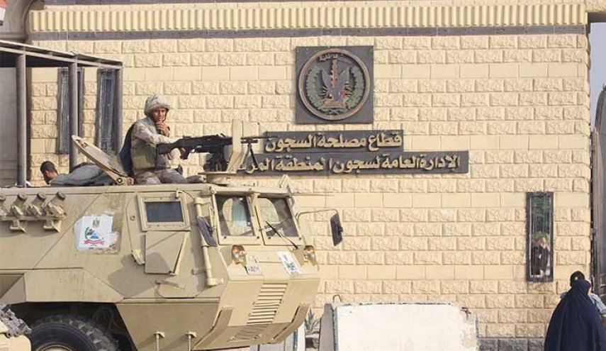 مصر.. قرار بالتعامل بصرامة مع المعتقلين المضربين عن الطعام