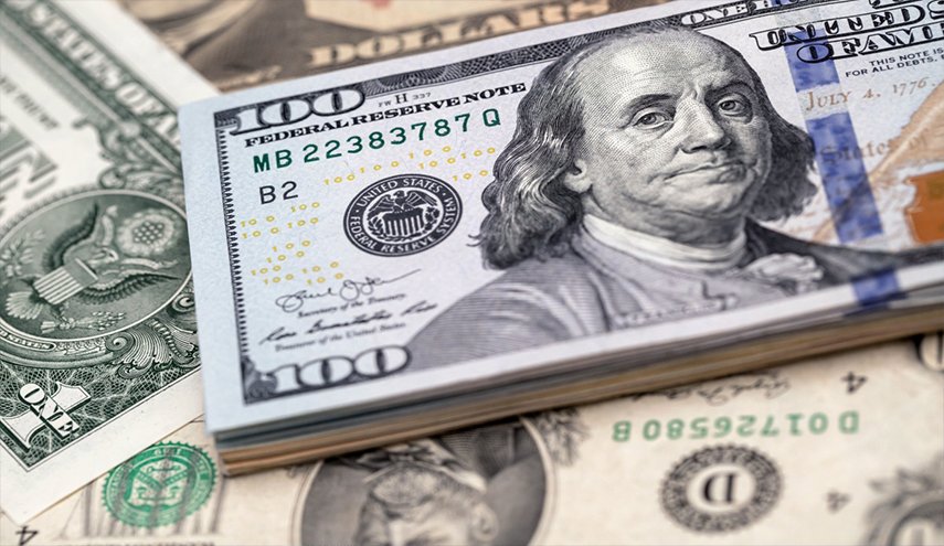 العراق يفرض حظرا على التعاملات بالدولار الأمريكي لتعزيز عملته المحلية