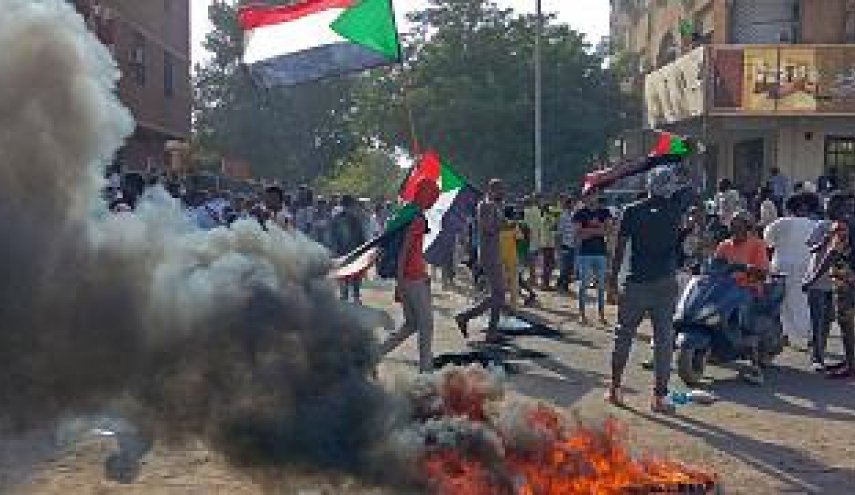 قمع الاحتجاجات في السودان ومقتل متظاهر 