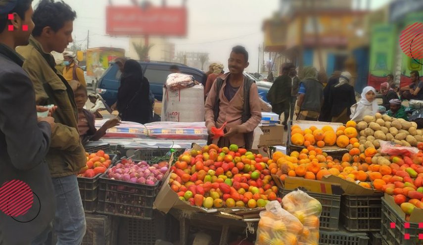 المواطنون بمأرب يحملون حكومة هادي مسؤولية ارتفاع الأسعار
