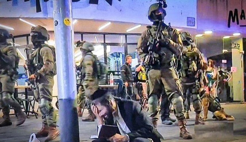 أهالي الضفة الغربية يحتفلون بالعملية البطولية في 