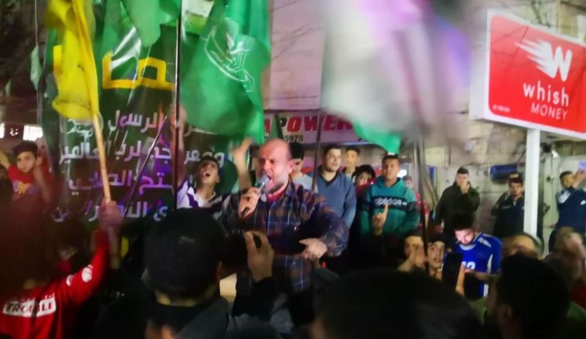 المخيمات الفلسطينية بلبنان تحتفي بعملية ديزنغوف