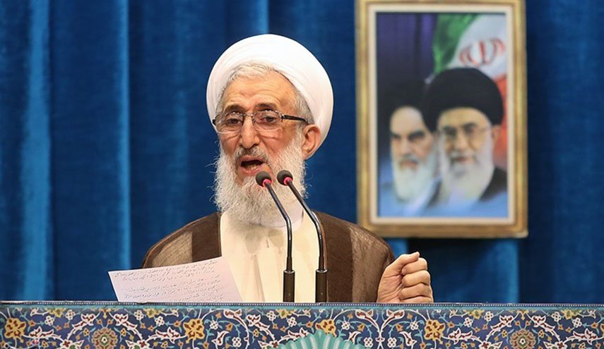 امام جمعة طهران: التقنية النووية حق ايران الشرعي والقانوني