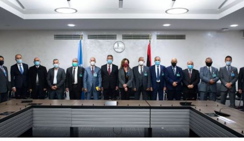 ليبيا.. لجنة الـ5+5 تعلق أعمالها وتطالب بوقف تصدير النفط