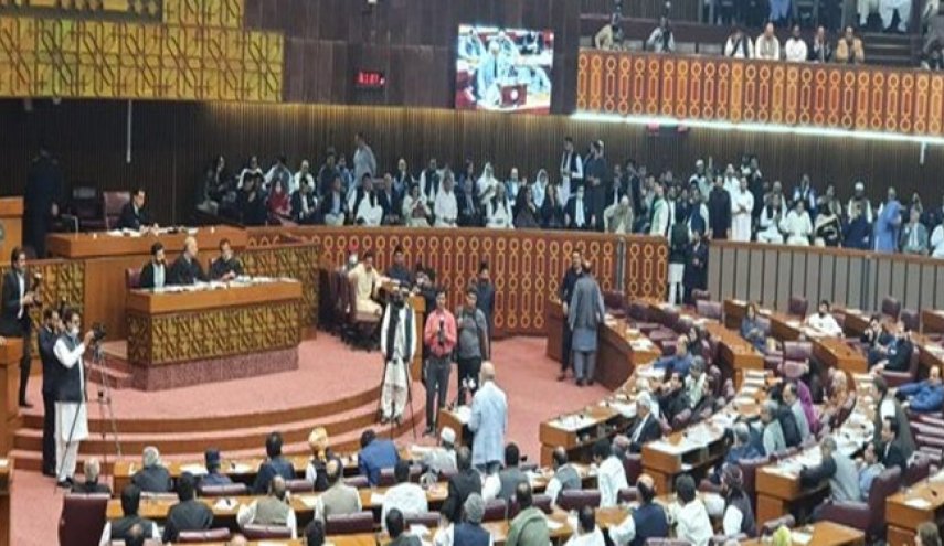 هذا أول تعليق لرئيس وزراء باكستان الجديد حول العلاقات مع إيران