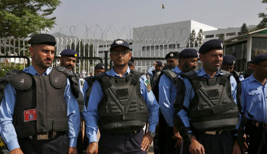 مقتل ضابطين ومتمردين اثنين باشتباكات عنيفة شمال غربي باكستان
