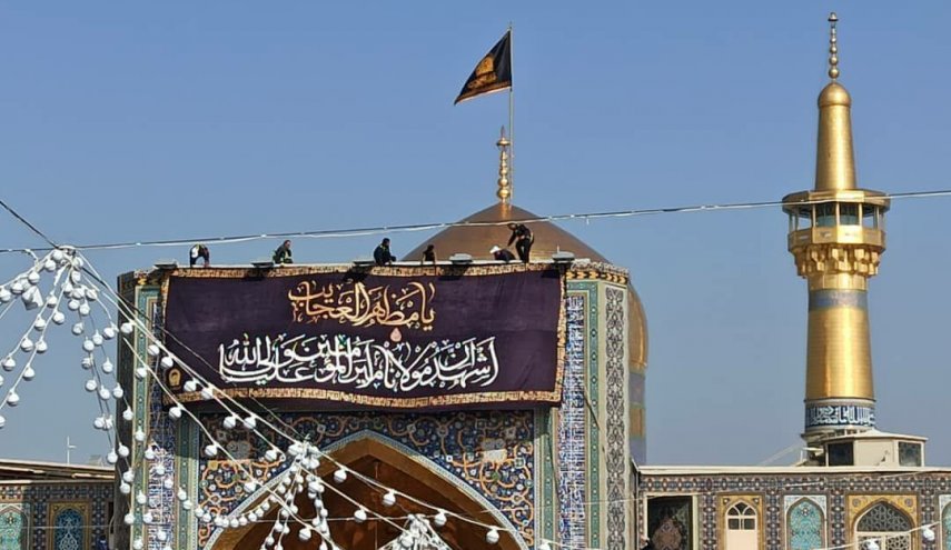 الروضة الرضوية ترفع راية الحداد على اعتاب ذكرى استشهاد الامام علي (ع)