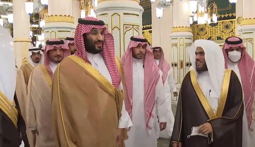 دراسة: مايسمى الإصلاحات الدينية تستهدف تعزيز سلطة بن سلمان