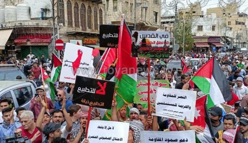 شاهد.. مسيرة لدعم المقدسيين ورفض اعتداءات الاحتلال في الاردن