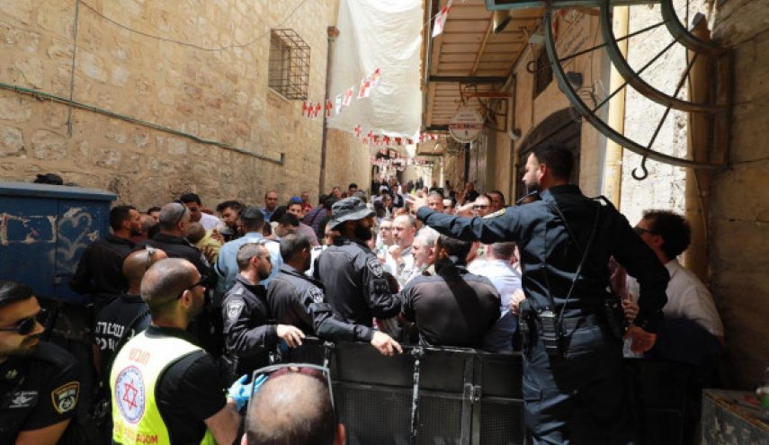 الفصائل الفلسطينية تدين ممارسات الاحتلال في كنيسة القيامة