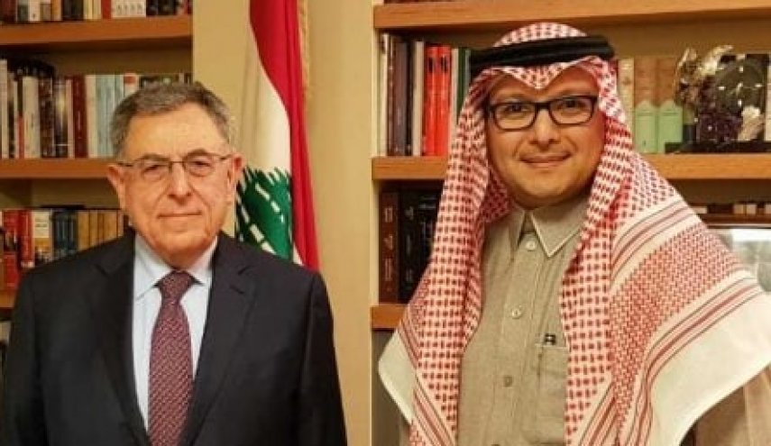 الرياض تجبر الحريري على الدعوة إلى الاقتراع في انتخابات نيابية