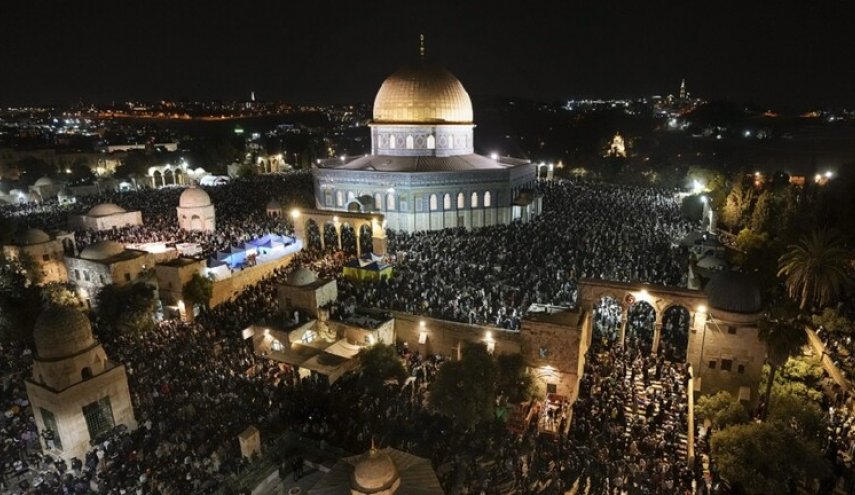 220 ألف مصل يؤدون صلاة التراويح السبت في الأقصى
