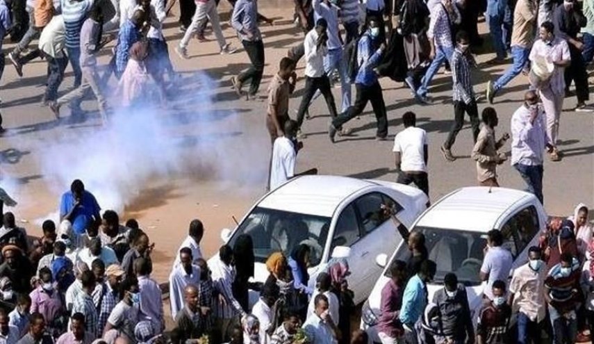 السودان.. كشف رسالة من ضابط كبير في خلية البرهان الاستراتيجية حول فض الاعتصام