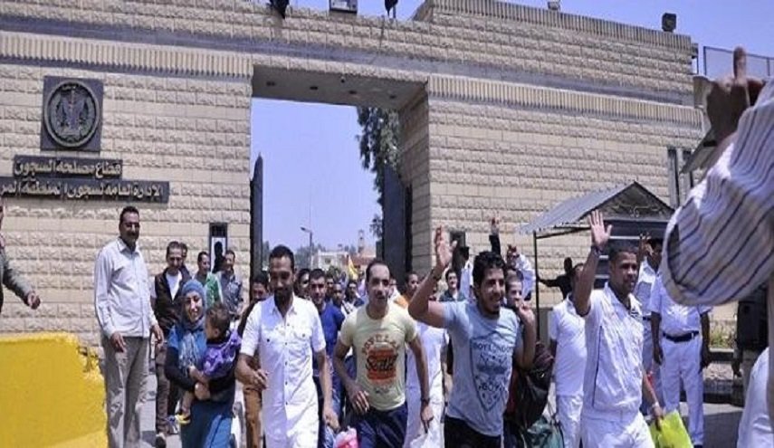 مصر تفرج عن مئات السجناء بمناسبة عيد الفطر المبارك