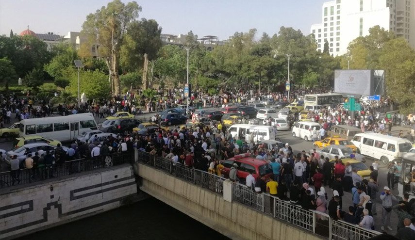 سوريا.. توضيح حكومي حول مشاهد انتظار للمساجين بدمشق
