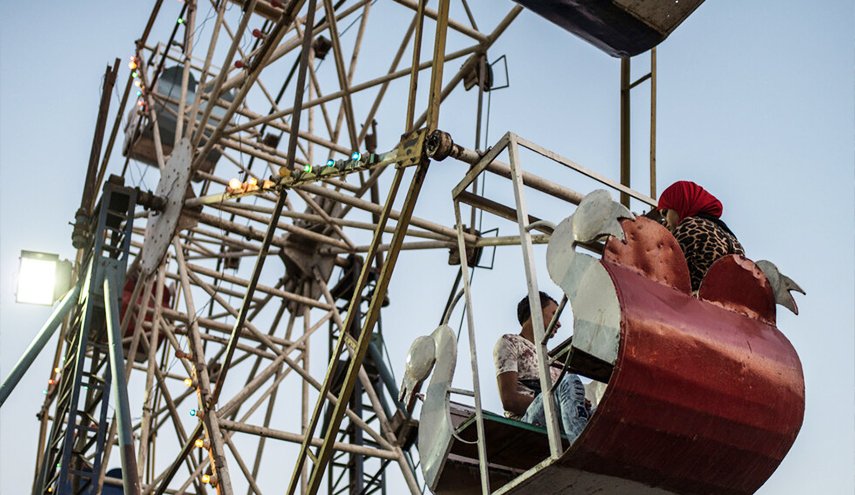 مصر... سقوط صندوق من لعبة الساقية في مدينة الالعاب