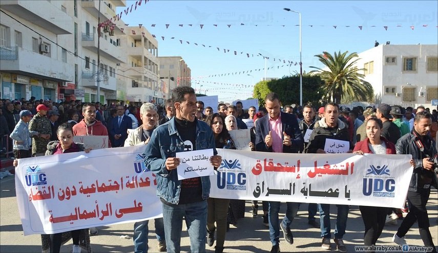 تونس..وقفات احتجاجية للعاطلين عن العمل ضد قانون التشغيل
