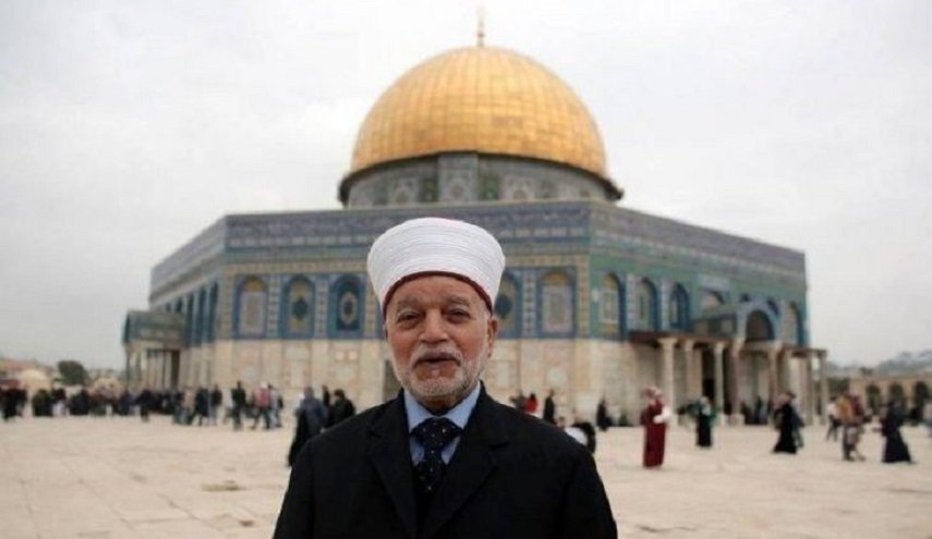 مفتي القدس يحذر من التحريض على هدم الأقصى