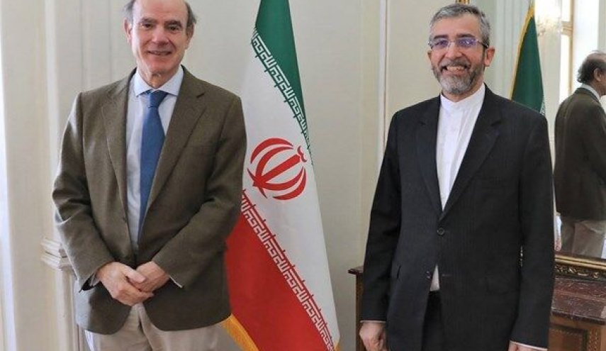 تواصل المفاوضات في طهران بين باقري ومورا