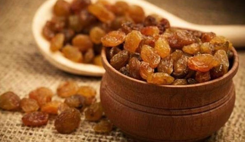 فوائد مدهشة للزبيب المنقوع بالماء