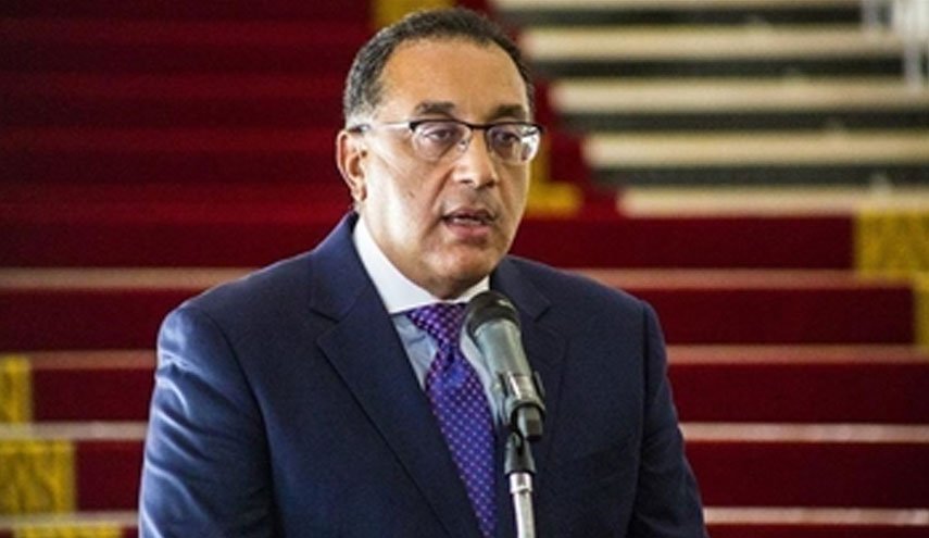 رئيس الوزراء المصري يصل تونس في أول زيارة منذ 4 سنوات