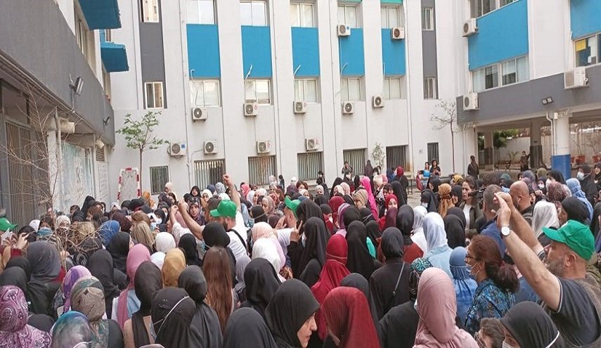 زحمة كبيرة امام مركز للاقتراع في دائرة بيروت الثانية
