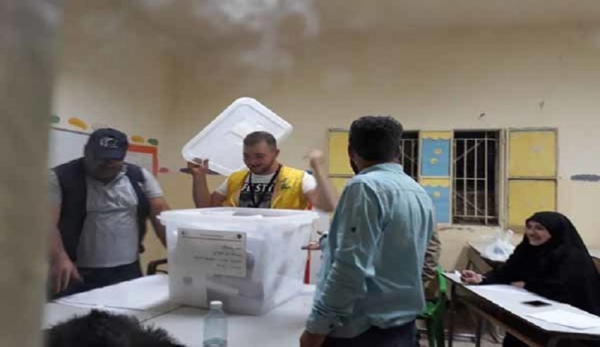 انطلاق عملية فرز الأصوات في أقلام الاقتراع المقفلة في لبنان