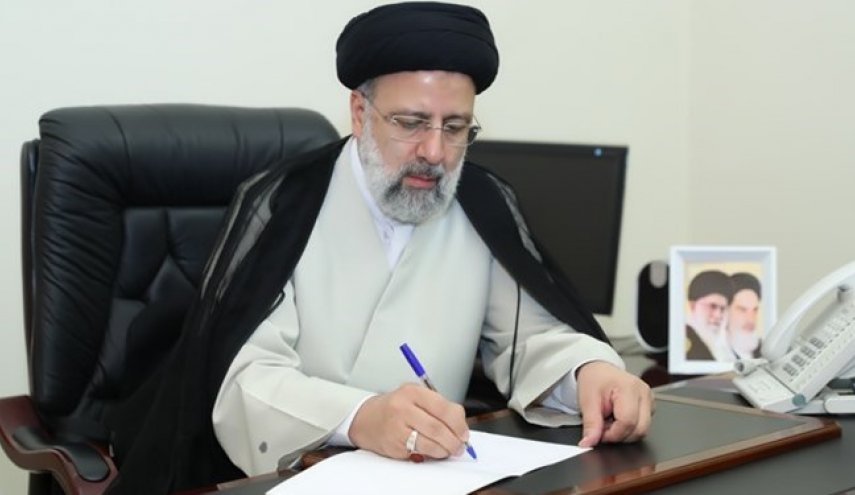 رئيسي يهنئ بانتخاب رئيس جديد لدولة الامارات